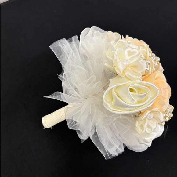 Artificial bridal bouquet - Picture 6 of 12